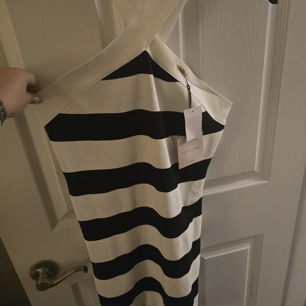BNWT Striped Black and White Cross Strap Knit Mini Dress - Picture 13 of 13